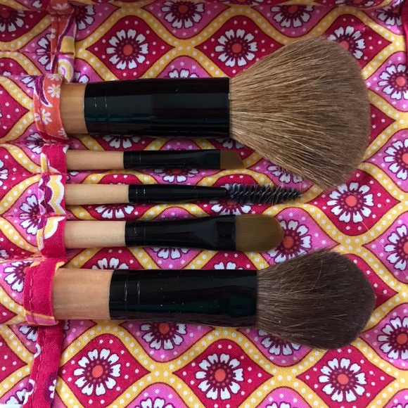Vera Bradley Make-up Brush set in Raspberry Fizz - Picture 4 of 6